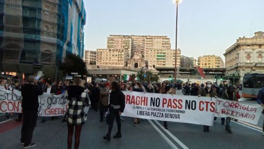 Genova, i no green pass pronti alla protesta contro Draghi