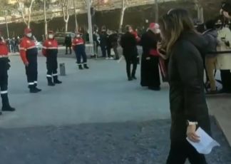 Genova, ferma contestatore di Draghi. Poliziotta insultata sui social e il video diventa virale