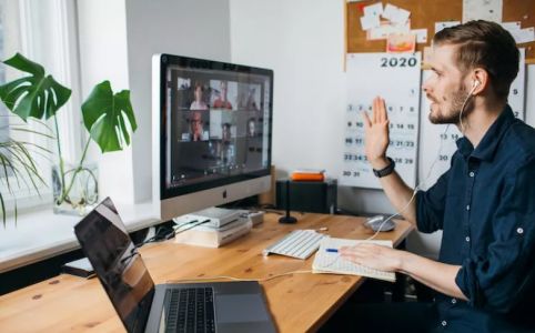 Obbligo vaccinale over 50, Costa: "Vale anche per chi lavora in smart working"