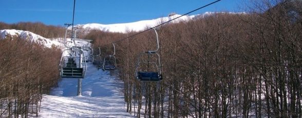 Liguria, torna la neve a Santo Stefano: riaprono gli impianti di sci