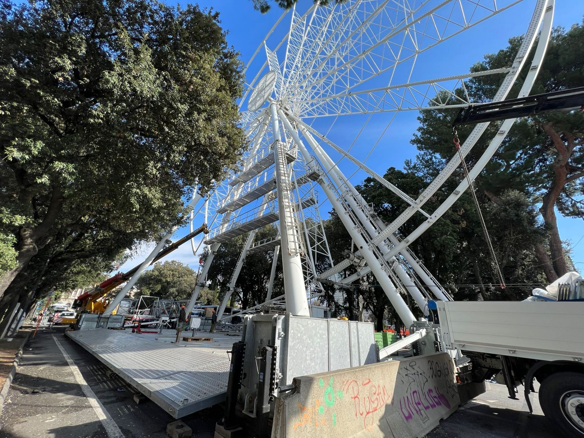 I gestori della Ruota Panoramica: "Ci trasferiamo sul Garda: speriamo di tornare"