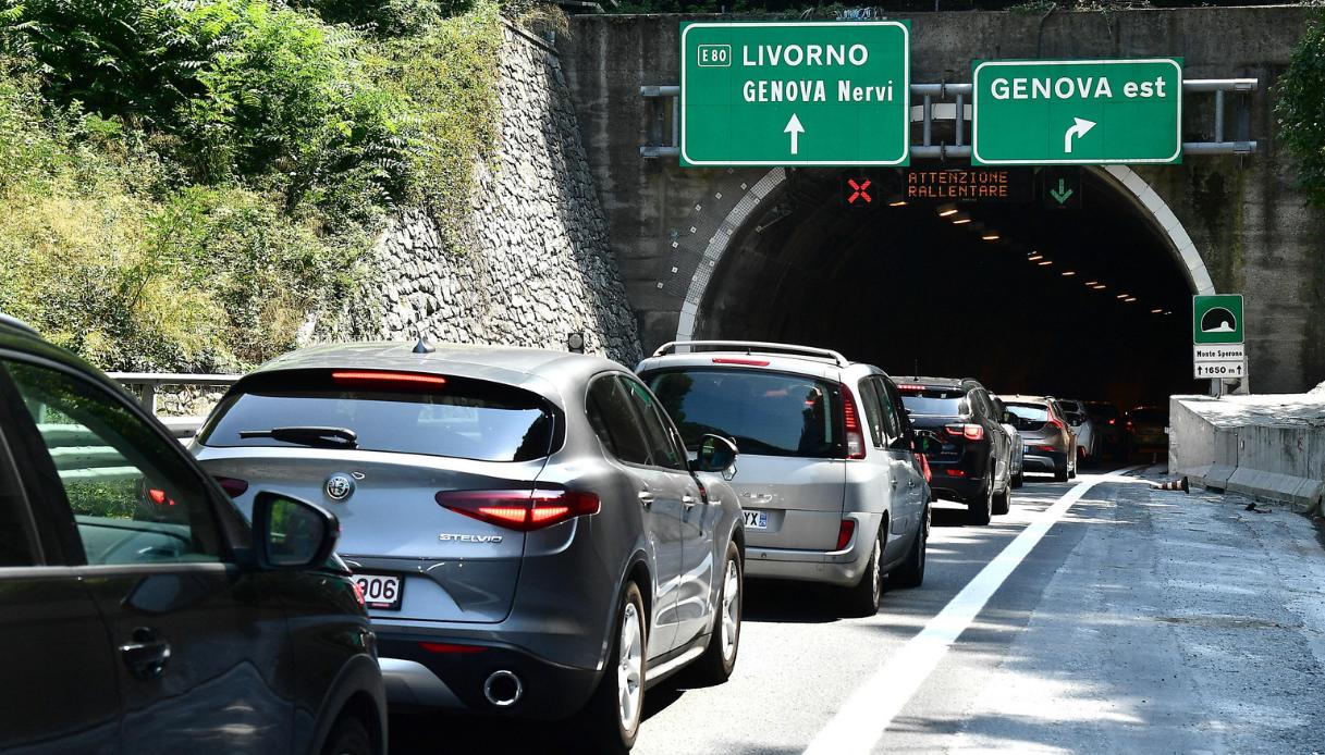 Cantieri in autostrada, Genova stretta nella morsa di code chilometriche