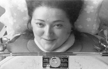 Una statua per Rosanna Benzi davanti al San Martino