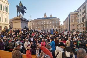 Guerra in Ucraina, Dello Strologo in piazza per la pace: "Segnale necessario"