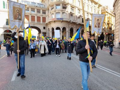 "Fermiamo la guerra in Ucraina": il corteo per le vie del centro di Genova