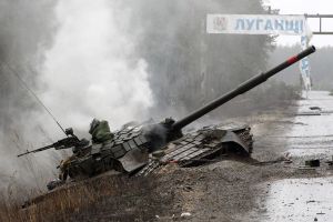 Ucraina, qualche spiraglio ma le bombe continuano a cadere