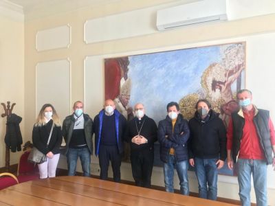 Chiavari, il vescovo Devasini incontra i lavoratori Hi-Lex