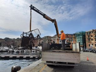 Santa Margherita, tre quintali di rifiuti ripescati dai fondali del porto