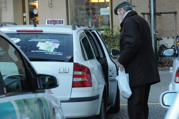 Genova, “Una corsa per la salute”: al Cep taxi gratis per visite mediche per gli over 70