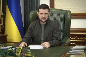 Ucraina, Zelensky in collegamento con Montecitorio: "Genova come  Mariupol , immaginatela completamente bruciata"