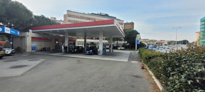 Genova, il prezzo del carburante è sceso ma i benzinai insorgono