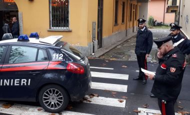 Albenga, sfrattati da un appartamento occupato abusivamente spaccano le finestre e rientrano. Arrestati