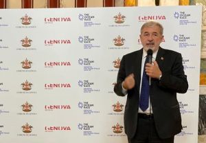 Genova, la diatriba sugli abitanti. Bucci replica a Dello Strologo: "Solo le celle telefoniche danno cifre veritiere"