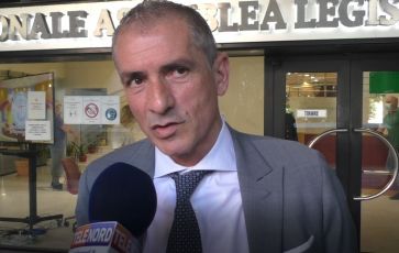 Covid, il sottosegretario Costa: "Verso un'estate normale, ma bisogna continuare a vaccinarsi"