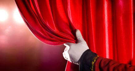 Genova, manifesti gratis per spettacoli ed eventi culturali. Sì unanime in Comune