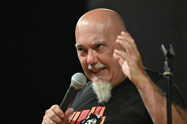 Risate e beneficenza, in scena al teatro Duse lo spettacolo del comico Daniele Raco  