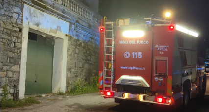 La Spezia, incendio in una villetta, muore una donna