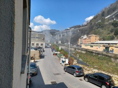 Genova, fumo da una fabbrica di Voltri, allarme rientrato