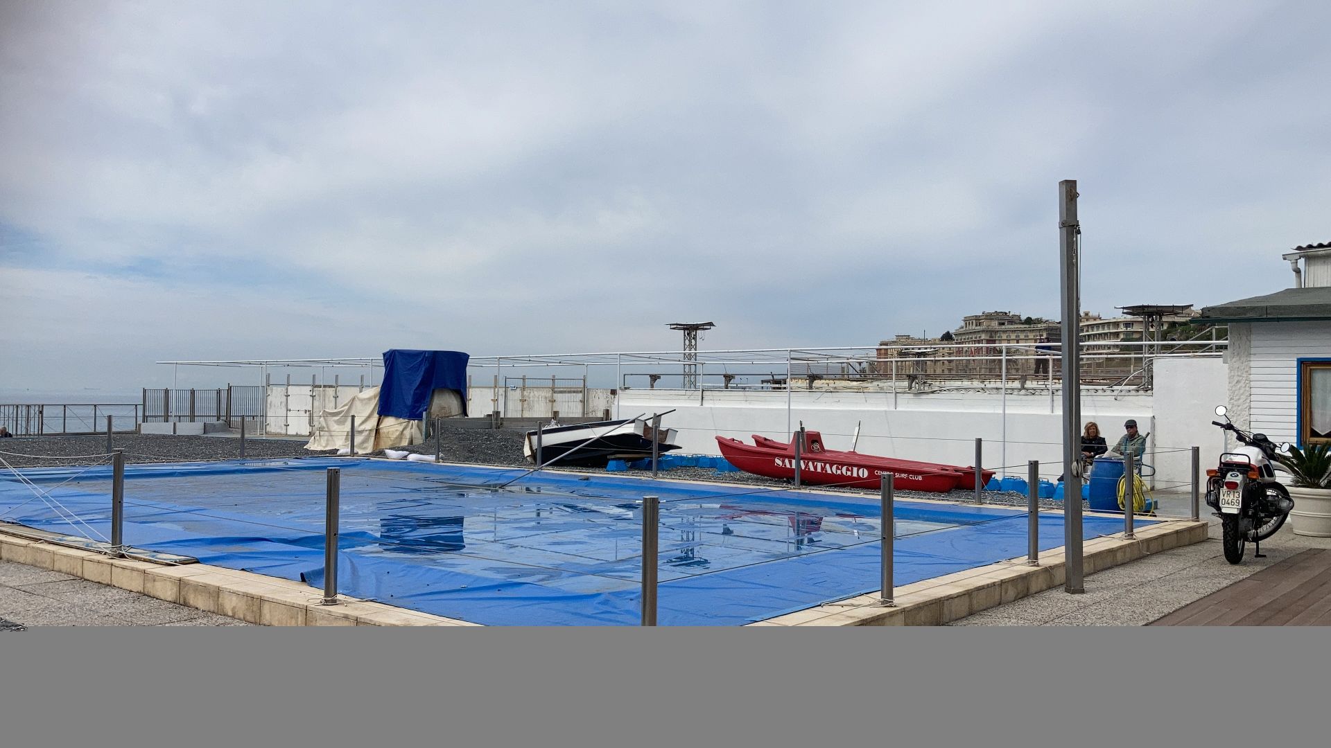 Genova, la denuncia dei balneari: "Non troviamo personale"