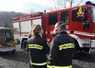 Genova, accende il fuoco per bruciare sterpaglie e muore di infarto