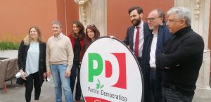 Elezioni a Genova: Pd, Psi e Articolo Uno presentano il simbolo a sostegno di Dello Strologo