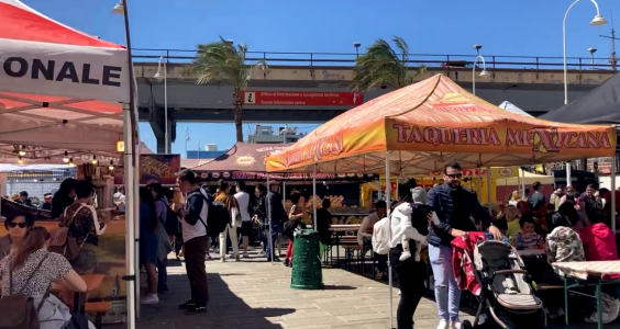 Genova, Regioni d'Europa: colori e sapori internazionali in Piazza Caricamento 