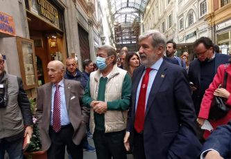 Genova, inaugurato il point di Bucci in Galleria Mazzini. I primi nomi della lista