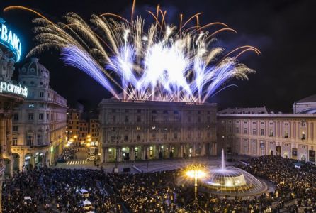 Genova, rinviati i fuochi artificiali previsti domani in Piazza De Ferrari