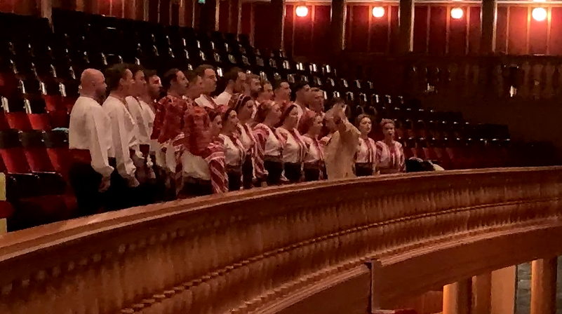Genova, Carlo Felice: il coro ucraino strappa applausi al concerto per le celebrazioni del 25 aprile
