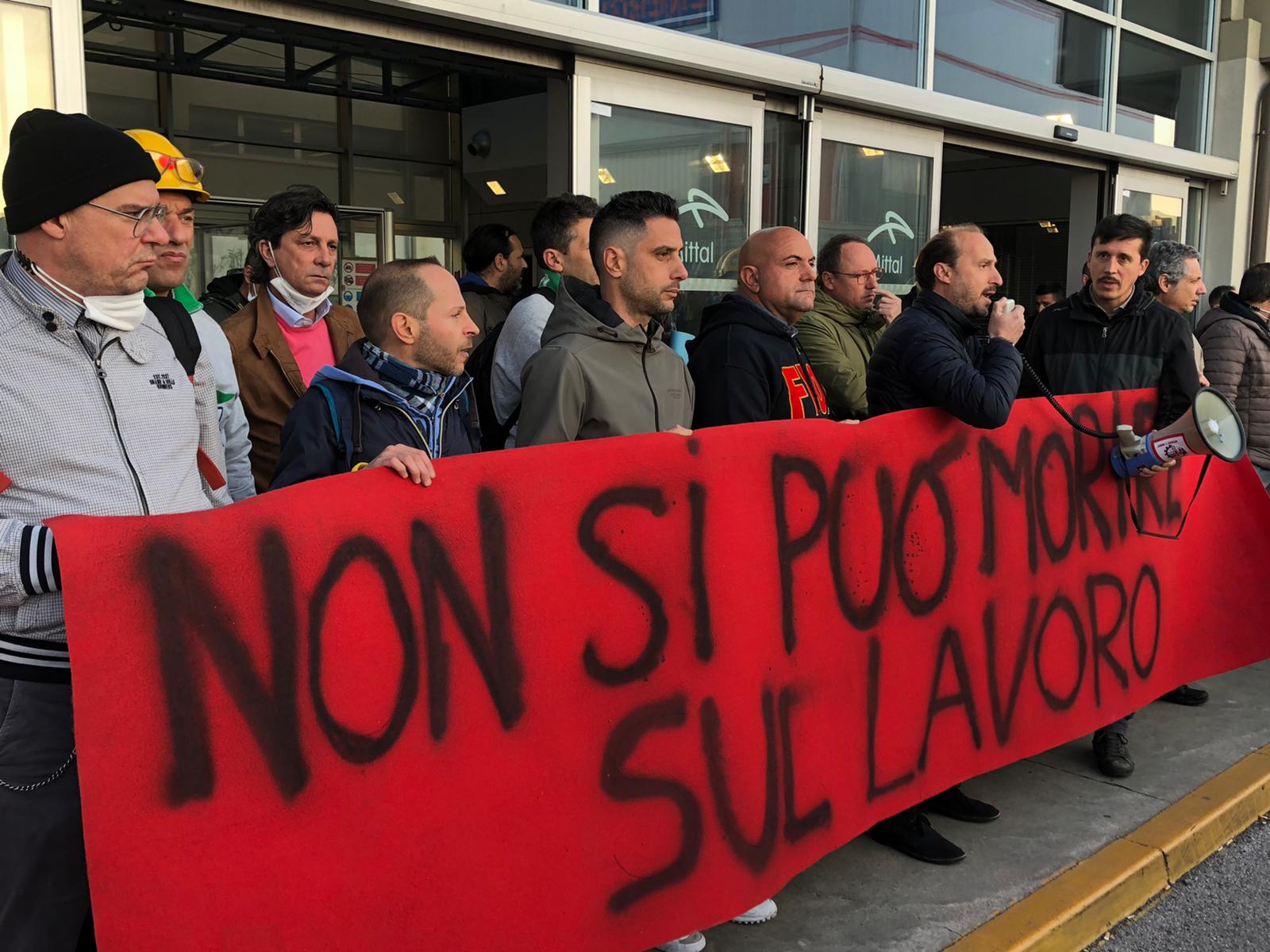 Genova, ex Ilva: lunedì otto ore di sciopero dopo la minaccia di licenziamento a un operaio