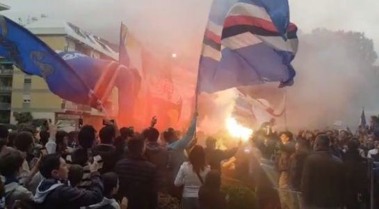 Sampdoria, 800 tifosi sotto l'hotel della squadra:"Vincete!"