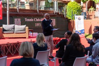 Genova: "Gioca con Flavia Pennetta", per la salute e il benessere. Cento bambini in campo con la Sirm