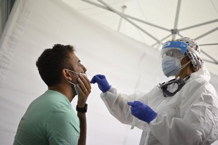 Covid, in Liguria il tasso di positività  torna a salire di un punto