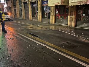 Genova, esplode una tubazione in via Montevideo. Disagi in strada e nelle case