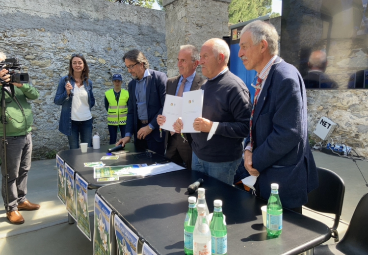 Euroflora 2022, firmato il gemellaggio tra il parco dell'Antola e il Sirente Velino 