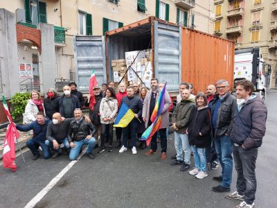 Genova, un camion con 50mila euro di aiuti per l'Ucraina dalla Cgil
