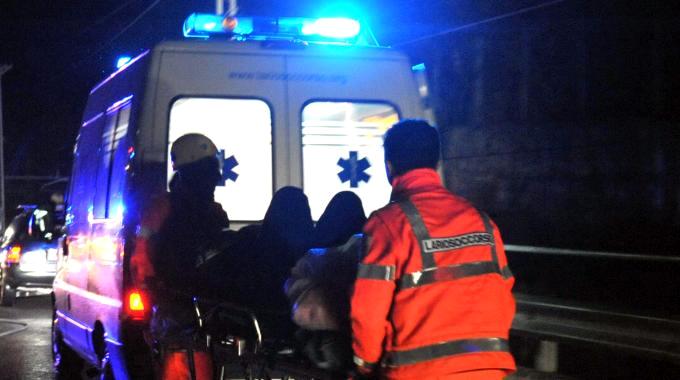 Genova, uomo ferito al volto a Sampierdarena: trasferito in codice rosso al pronto soccorso 