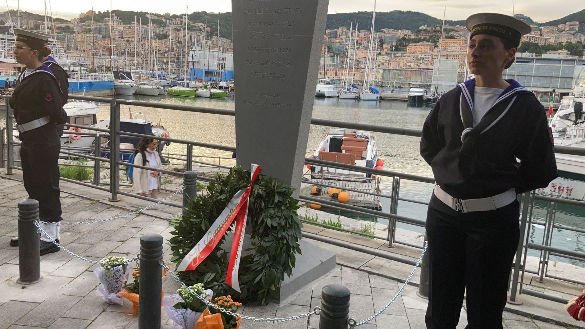 Torre Piloti, la strada di fronte alla Capitaneria di Porto sarà intitolata alle vittime del crollo