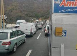Autostrade A12, nuovo maxi tamponamento: 7 chilometri di coda tra Rapallo e Chiavari