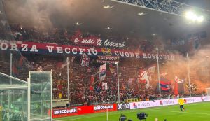 Genoa, le decisioni dei tifosi: bandiere alle finestre, fiducia alla società e sabato corteo dallo stadio al centro