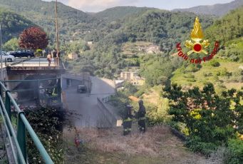 Mele, incendio nella cabina elettrica. Tante frazioni senza corrente