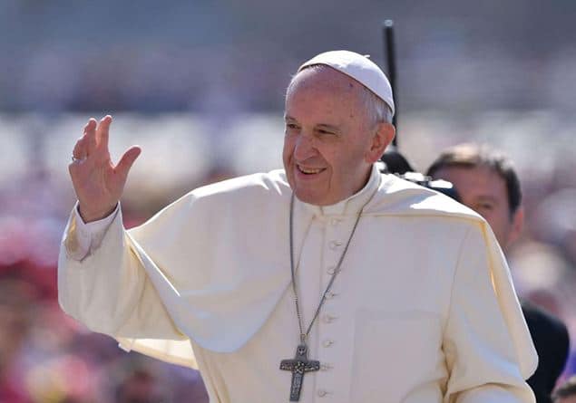 "Chi no cianze, no tetta": il saluto 'zeneise' di Papa Bergoglio ai cresimandi genovesi