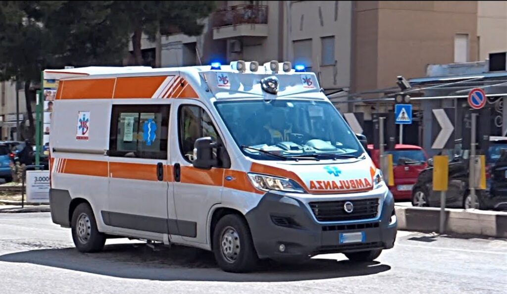 Genova, incidente stradale in Valpolcevera: il motociclista resta in prognosi riservata