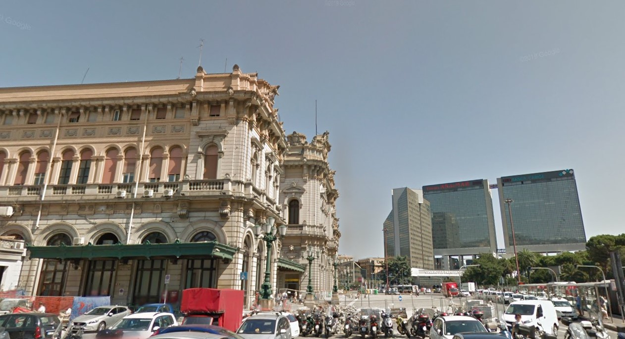 Genova, tampona l'auto del fratello dell'ex: 22enne arrestato per stalking