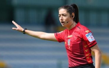 Serie A 2022/23 pronta per il primo arbitro donna: la principale indiziata è Maria Sole Ferrieri Caputi