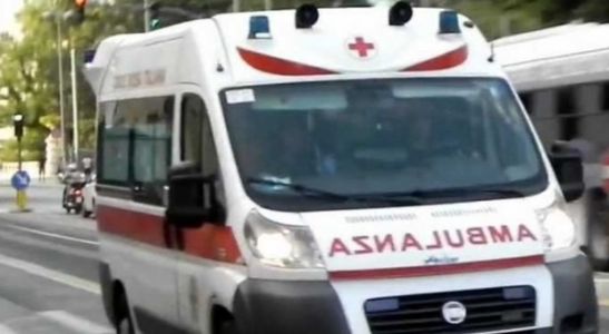 Genova, 26enne investito da una moto: è grave