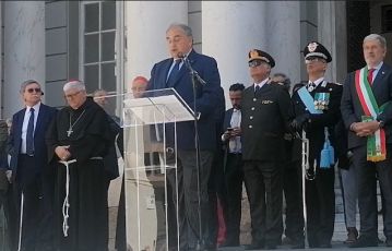 Genova, il prefetto Franceschelli si commuove: "Dobbiamo imparare a usare di più la parola Repubblica"