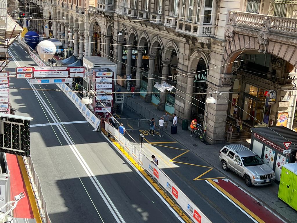 Giro dell'Appennino, tutto pronto per l'arrivo in via XX Settembre a Genova