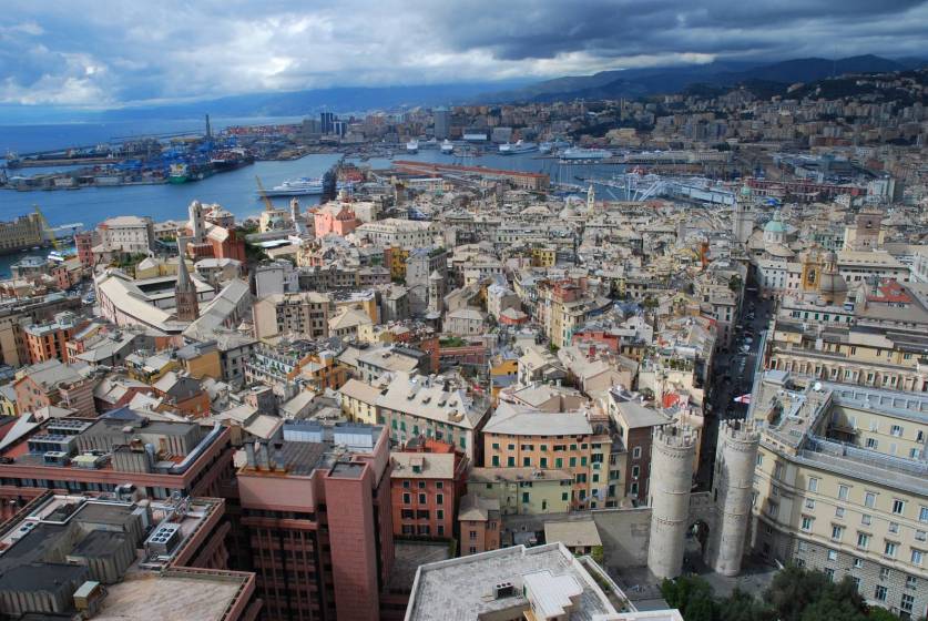 Edilizia pubblica a Genova, 110 segnalazioni in meno di un mese al servizio "Arte risponde"