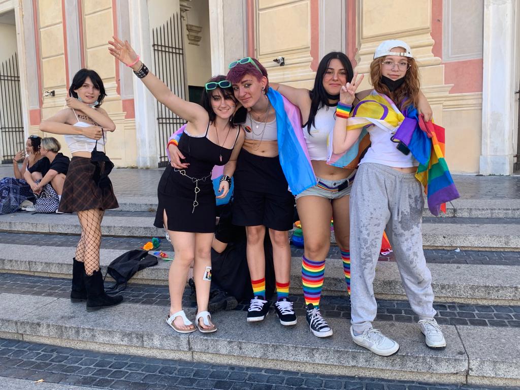 Liguria Pride, in migliaia per le vie del centro di Genova
